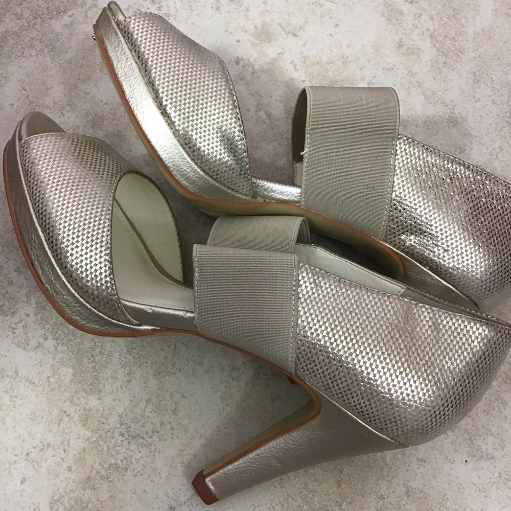 Anne Klein Akektany open toe high heeled shoes. NWT.